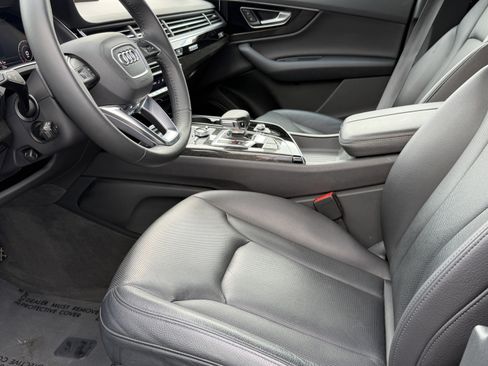 Used 2019 Audi Q7 3.0T Prestige w/ Prestige Package image 4