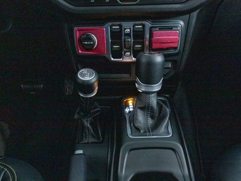 Certified 2024 Jeep Gladiator Sport image 17