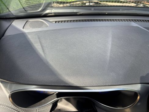 Used 2025 Chrysler Pacifica Limited FWD image 38