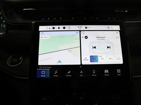 Used 2023 Jeep Grand Cherokee Limited image 8