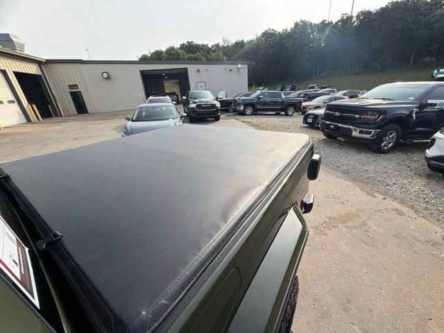 Used 2022 Jeep Gladiator Overland w/ Popular Equipment Package AWD/4WD image 14