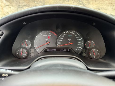 Used 2004 Chevrolet Corvette Coupe w/ Preferred Equipment Group RWD image 24