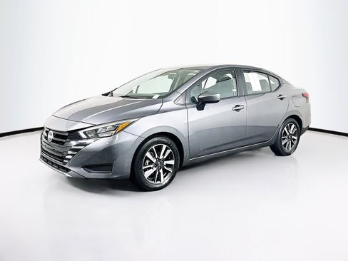 Used 2025 Nissan Versa SV FWD image 3