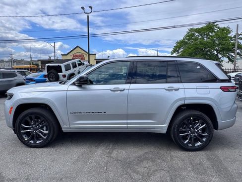 New 2026 Jeep Grand Cherokee Limited AWD/4WD image 3