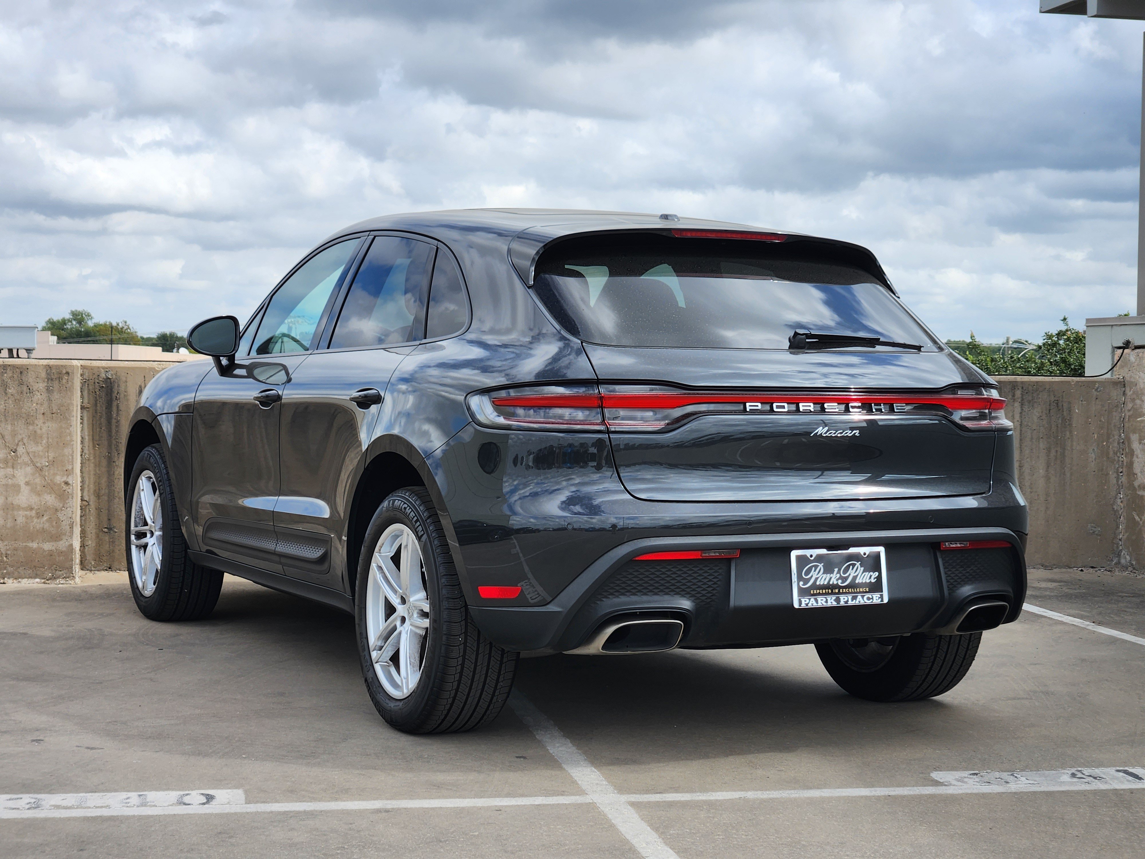 Certified 2026 Porsche Macan AWD/4WD image 3
