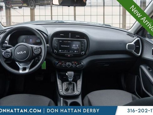 Used 2023 Kia Soul LX w/ LX Technology Package FWD image 5
