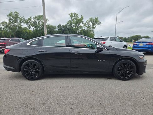 Used 2017 Chevrolet Malibu Premier w/ Premier Sun and Wheel Package FWD image 4