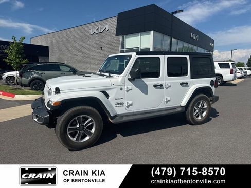 Used 2018 Jeep Wrangler Unlimited Sahara AWD/4WD image 1