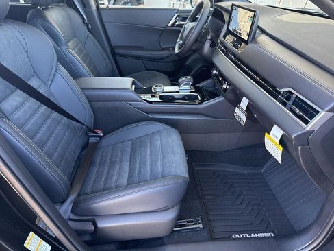New 2026 Mitsubishi Outlander LE FWD image 24