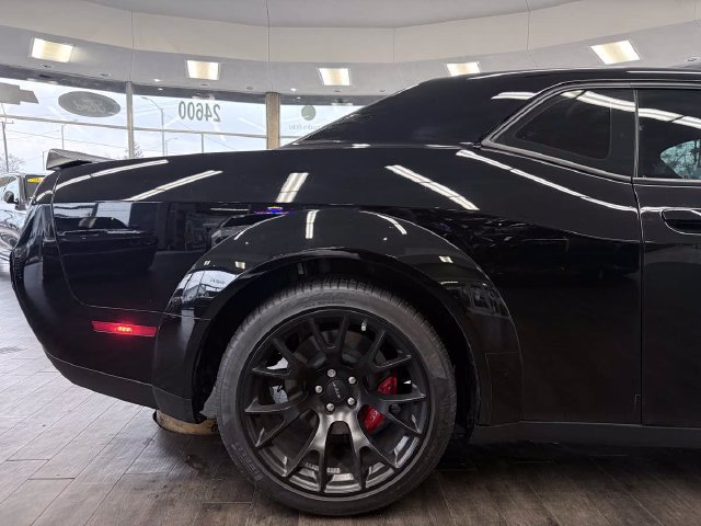 Used 2023 Dodge Challenger SRT Hellcat RWD image 5