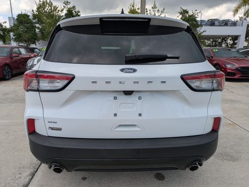Used 2022 Ford Escape SE w/ SE Sport Appearance Package FWD image 9