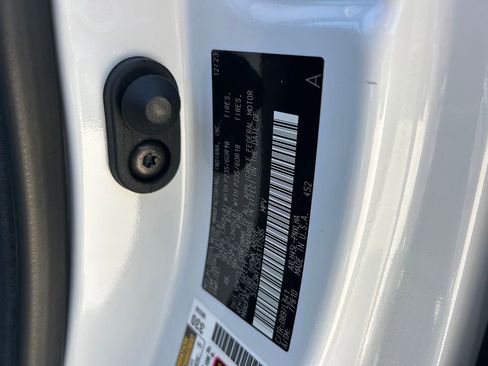 Used 2024 Toyota Sienna Platinum image 10