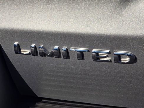 Used 2019 Ford Expedition Max Limited image 16