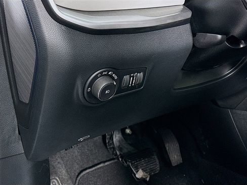 New 2026 Jeep Compass Limited w/ Sun, Sound & Navigation Group image 14