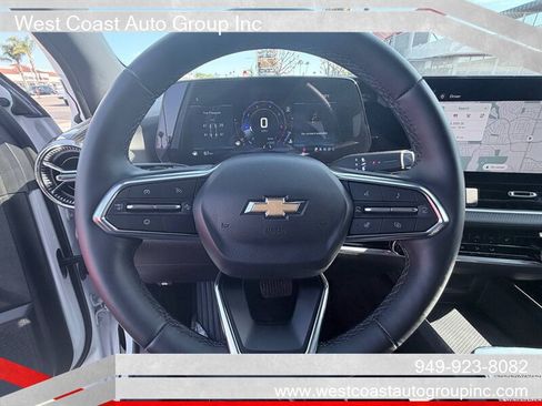 Used 2026 Chevrolet Equinox LT FWD image 12