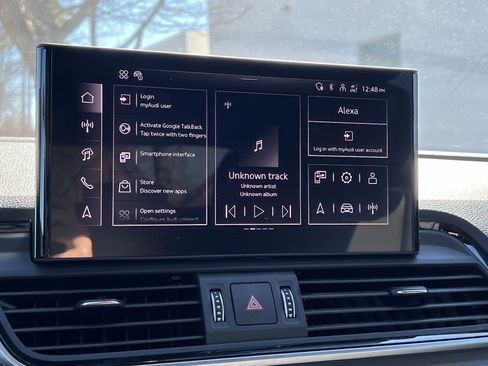 Used 2024 Audi Q5 2.0T Prestige w/ Prestige Package image 24