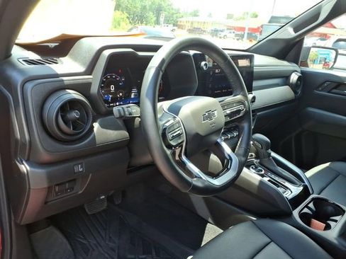 Used 2025 Chevrolet Colorado Trail Boss AWD/4WD image 19