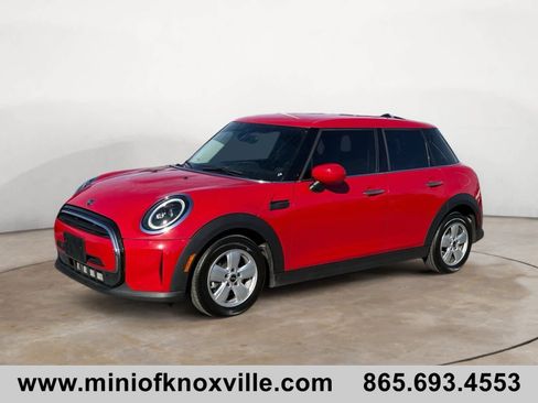 Used 2024 MINI Cooper 4-Door Hardtop image 7