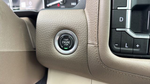 Used 2021 GMC Yukon XL Denali w/ Denali Premium Package AWD/4WD image 23