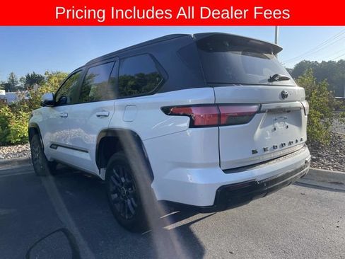 Used 2024 Toyota Sequoia Platinum AWD/4WD image 6