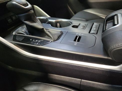 Used 2020 Toyota Highlander XLE FWD image 26