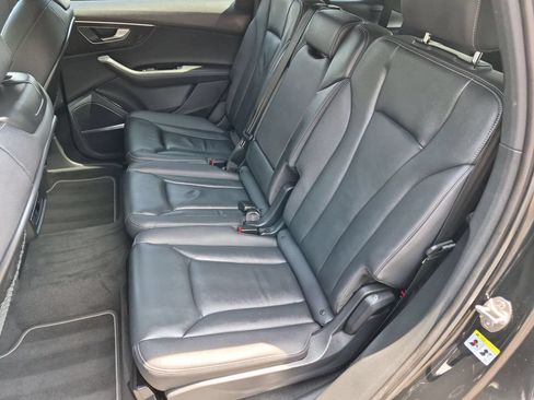Used 2025 Audi Q7 3.0T Premium Plus AWD/4WD image 18