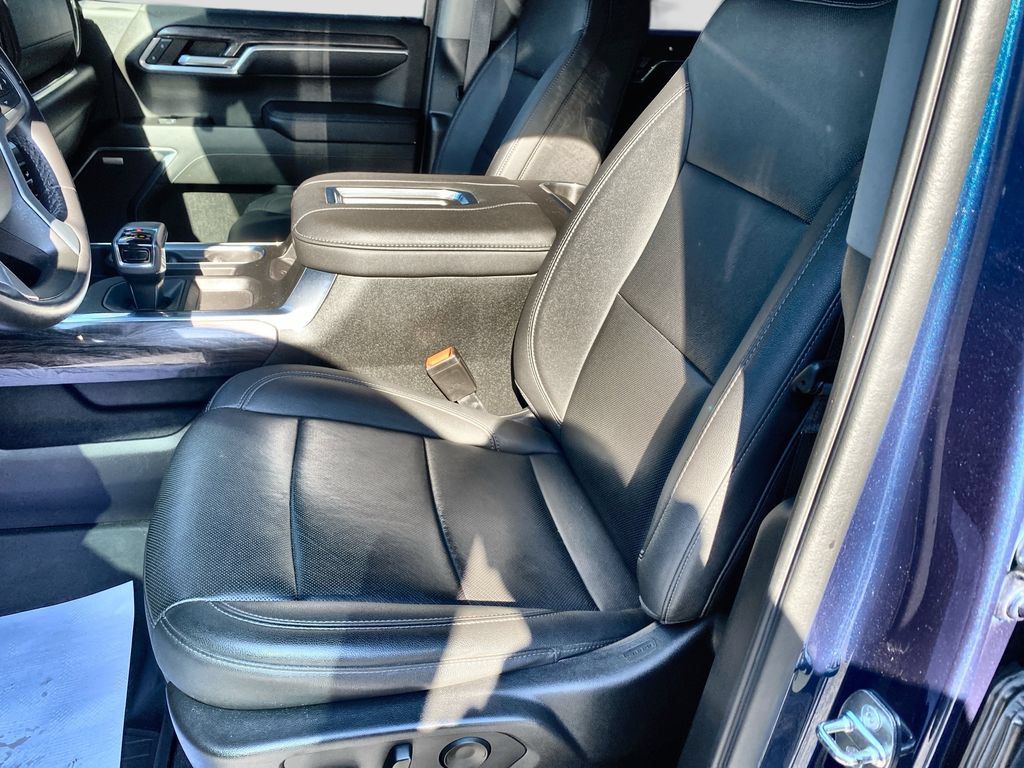 Used 2022 Chevrolet Silverado 1500 LTZ w/ LTZ Premium Package AWD/4WD image 15