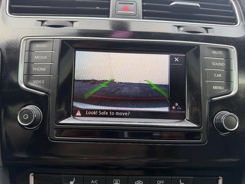 Used 2015 Volkswagen GTI SE w/ Lighting Package (SEL) image 17