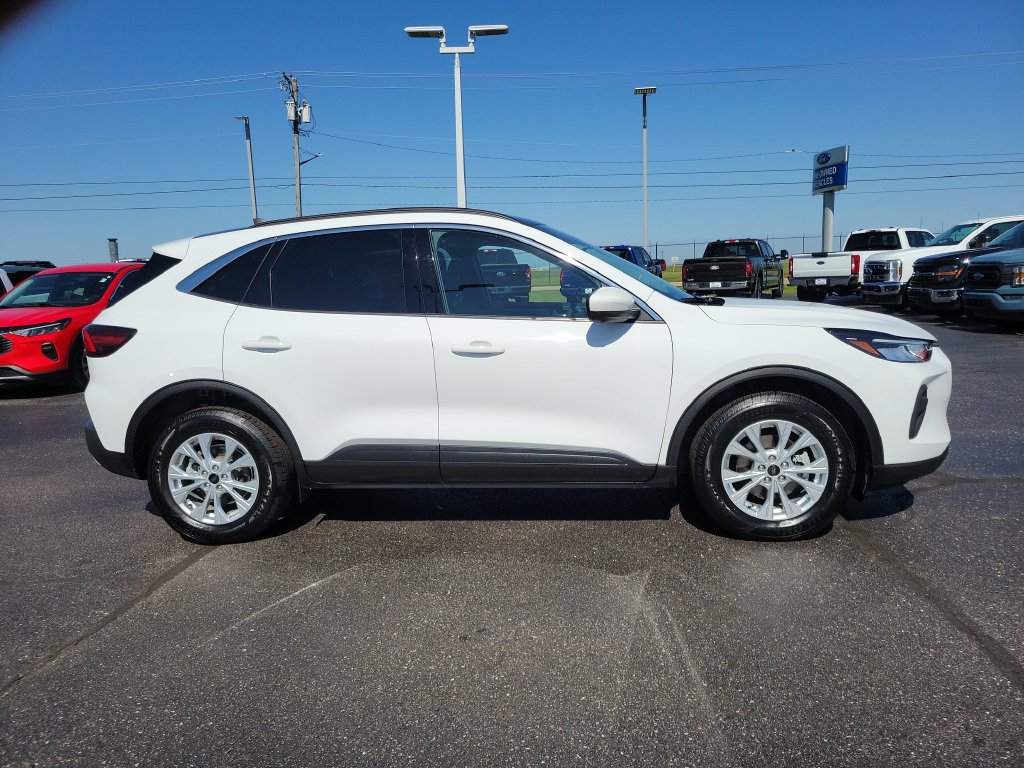 Certified 2023 Ford Escape Active w/ Tech Pack #2 AWD/4WD image 3