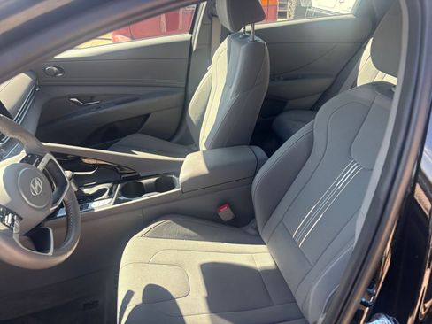 Used 2025 Hyundai Elantra SEL image 27