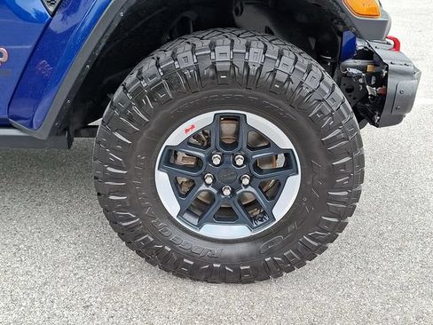 Used 2019 Jeep Wrangler Unlimited Rubicon w/ Dual Top Group AWD/4WD image 8