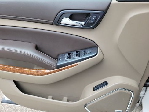 Used 2020 Chevrolet Suburban Premier image 21