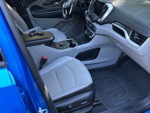 Used 2024 GMC Terrain SLT w/ LPO, Floor Liner Package AWD/4WD image 8