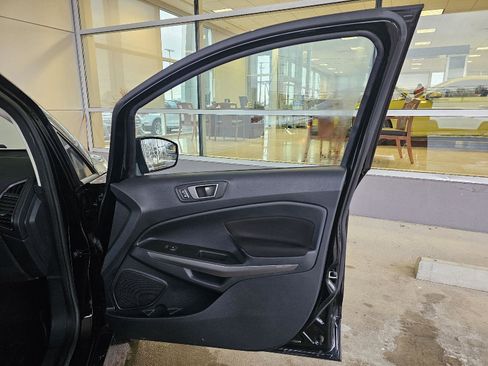Used 2021 Ford EcoSport SE image 12