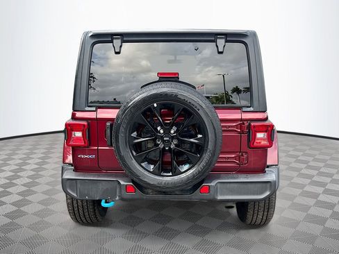 Used 2022 Jeep Wrangler Unlimited Sahara AWD/4WD image 7