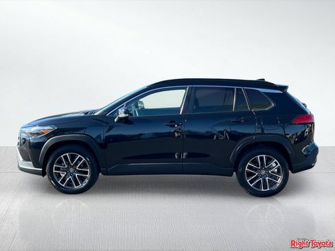 Certified 2026 Toyota Corolla Cross XLE FWD image 4