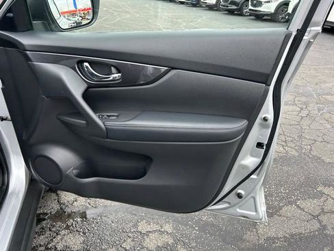 Used 2020 Nissan Rogue SV image 24