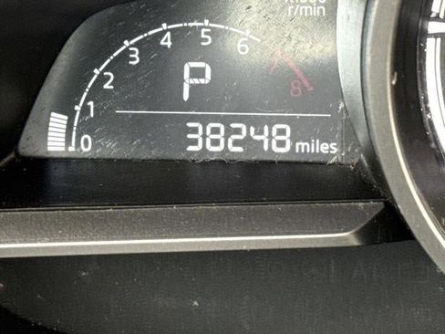 Used 2019 Toyota Yaris LE image 28