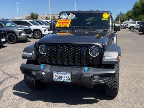Used 2023 Jeep Wrangler Unlimited w/ Cold Weather Group AWD/4WD image 2