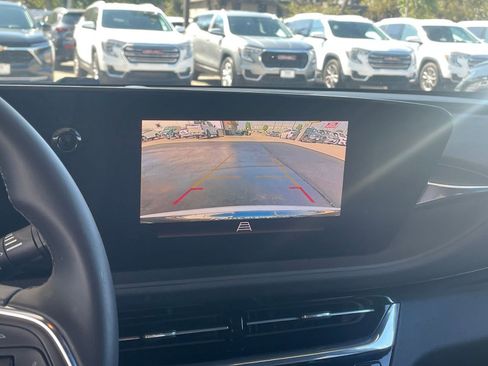 Used 2025 Buick Envista Sport Touring image 17