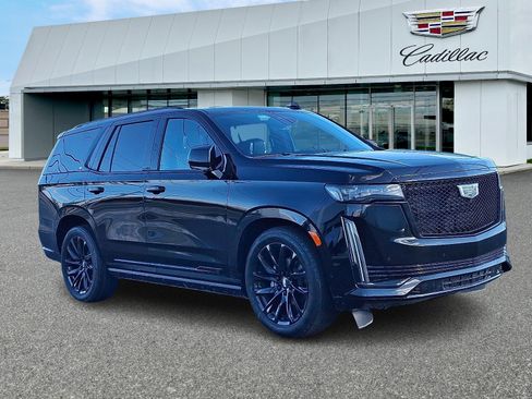 Used 2024 Cadillac Escalade Sport Platinum w/ LPO, ONYX Package image 3