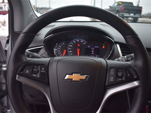 Used 2019 Chevrolet Trax LT w/ LT Convenience Package image 26