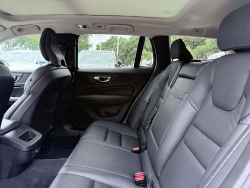 Used 2020 Volvo V60 T5 Cross Country AWD/4WD image 12