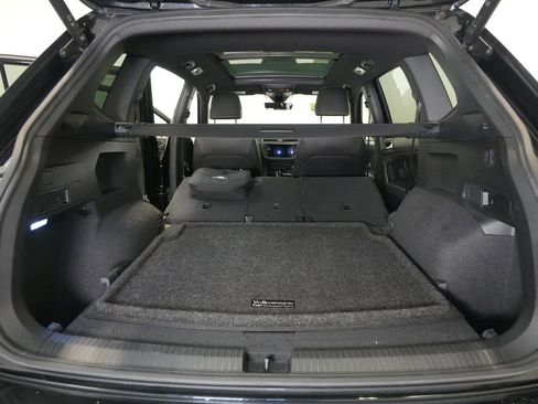 Used 2022 Volkswagen Tiguan SEL R-Line image 28