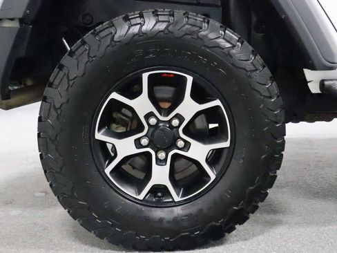 Used 2018 Jeep Wrangler Unlimited Sport S AWD/4WD image 32