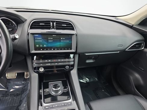 Used 2019 Jaguar F-PACE Premium AWD/4WD image 21