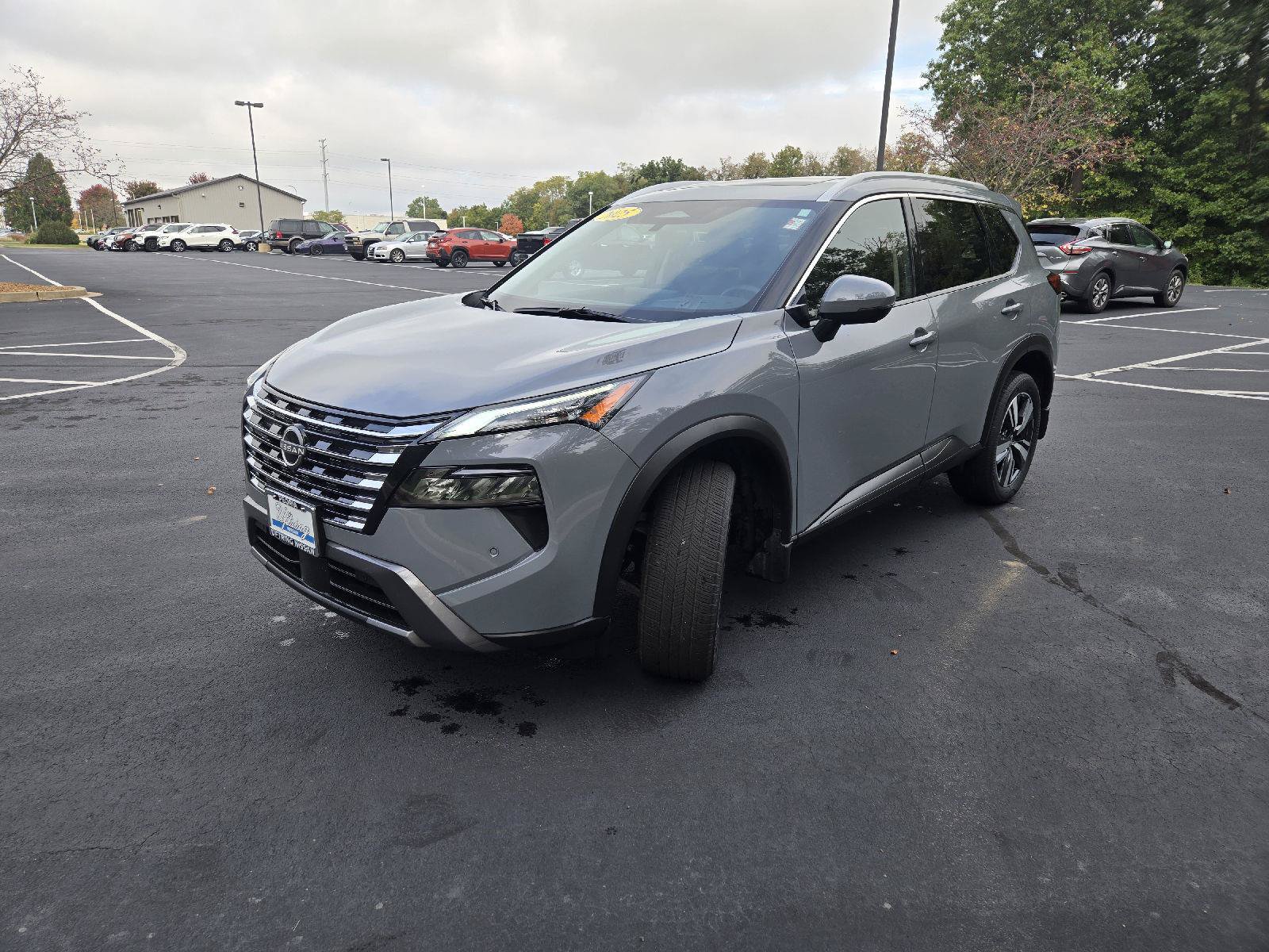 Certified 2025 Nissan Rogue SL w/ Tech Package AWD/4WD image 4