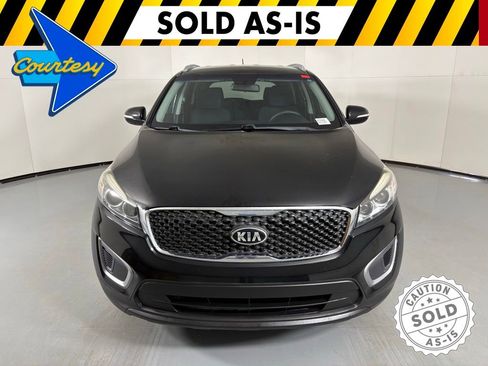 Used 2017 Kia Sorento FWD image 3