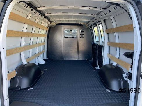 Used 2023 GMC Savana 2500 w/ Driver Convenience Package image 9