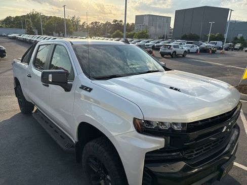 Used 2021 Chevrolet Silverado 1500 LT Trail Boss w/ Convenience Package II image 13